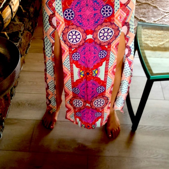 Flowy skirt perfect for the hot summer weather. Cute print. Minkpink size Xs - Picture 2 of 2